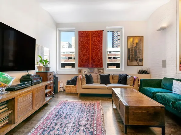 312 E 23rd St APT 7B, New York, NY 10010