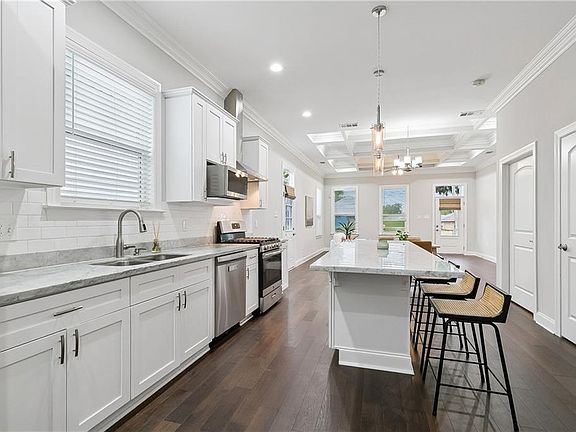 4th image of 4731 New Orleans St