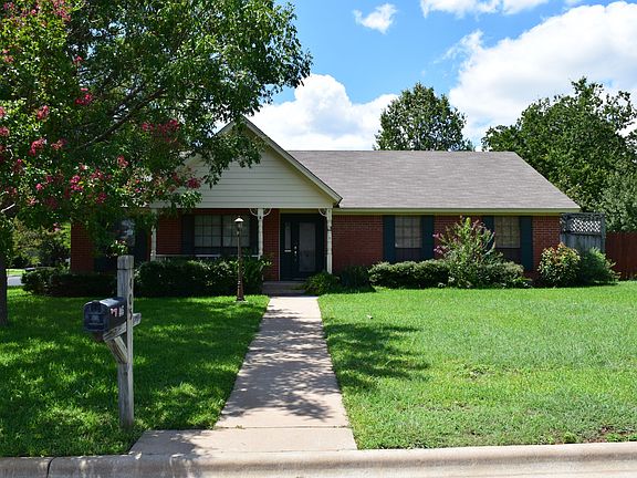 2nd image of 405 Rockmoor Dr
