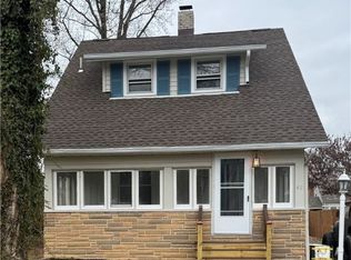 42 Edgewater Dr, Poland, OH 44514