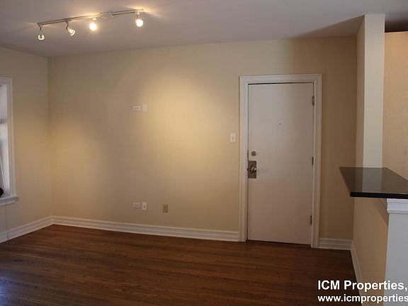4th image of 3816 N Sheffield Ave #3K