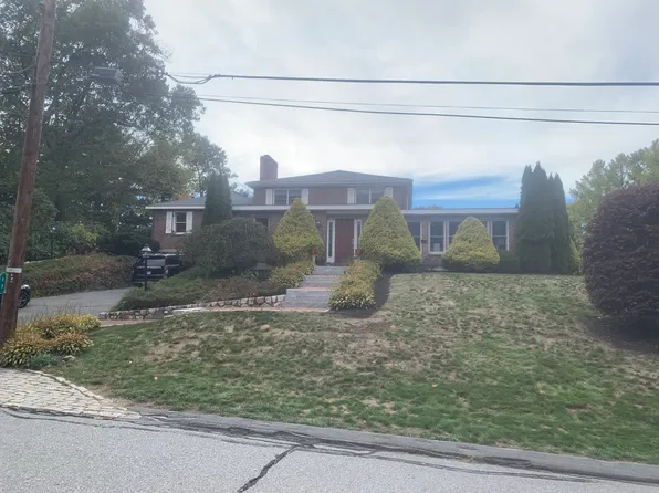 17 Clarence Rd, Wayland, MA 01778