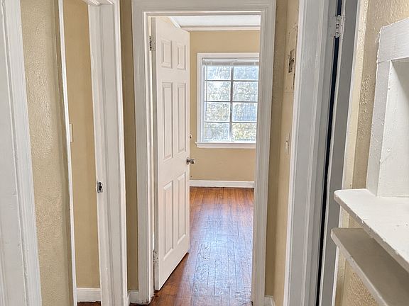 5th image of 782 Launcelot Rd