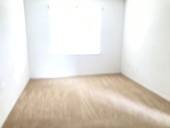 3rd image of 10 Coventry Ct