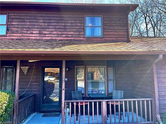 3rd image of 381 James Ct