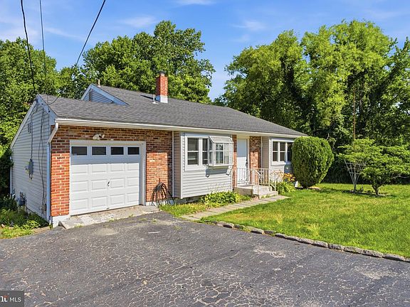 3rd image of 149 Greentree Rd