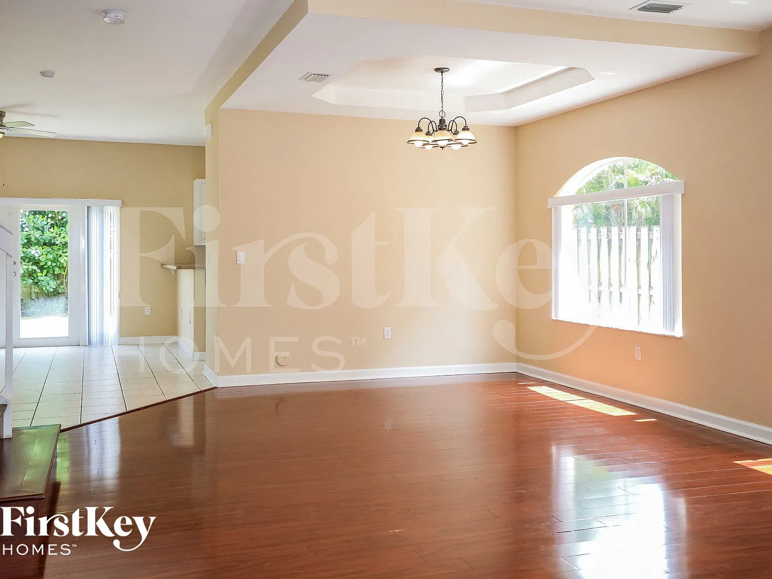 4 bed, 3.0 bath, 2174 sqft, $3,960 — Photo 4