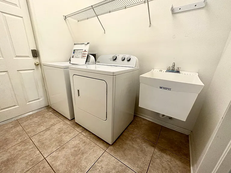 412 Summerlyn Dr — Photo 17