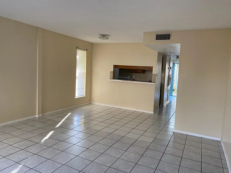 1640 Newport Pl — Photo 3