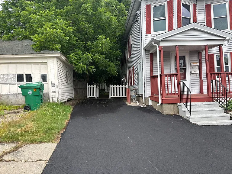 51 Summit St — Photo 22