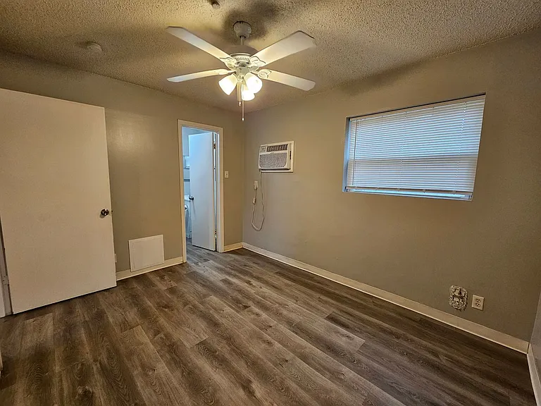 Patriot Apartments — Photo 22