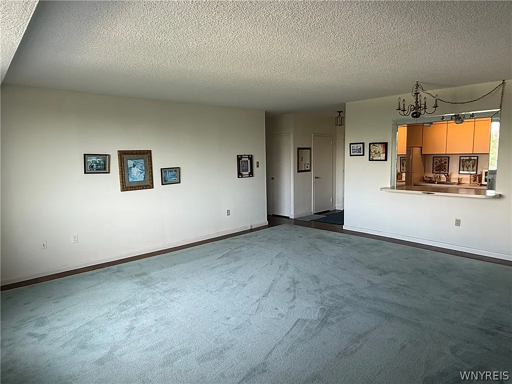 151 Buffalo Ave — Photo 2