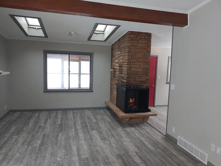 1546 Iowa Ave W — Photo 14