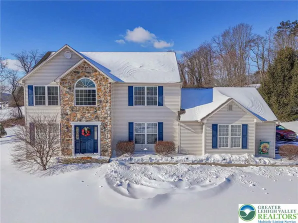 35 Ridgeview Dr, Lehighton, PA 18235