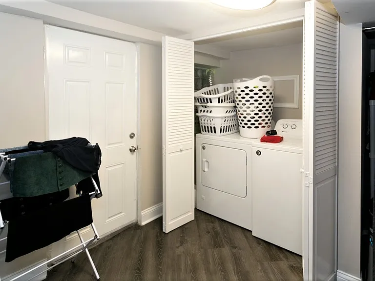 1636 W Roscoe St #G — Photo 11