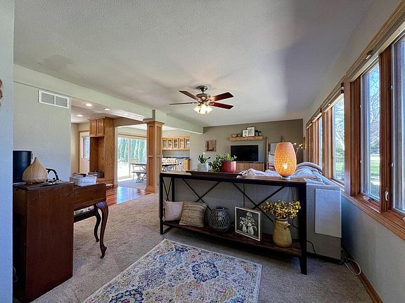 4th image of 2115 West Greenwood ROAD