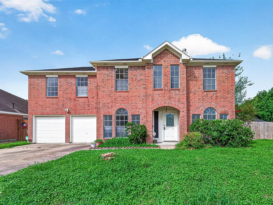 8202 Worthington Dr
