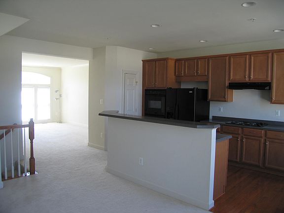 3rd image of 3842 Sugarloaf Pkwy