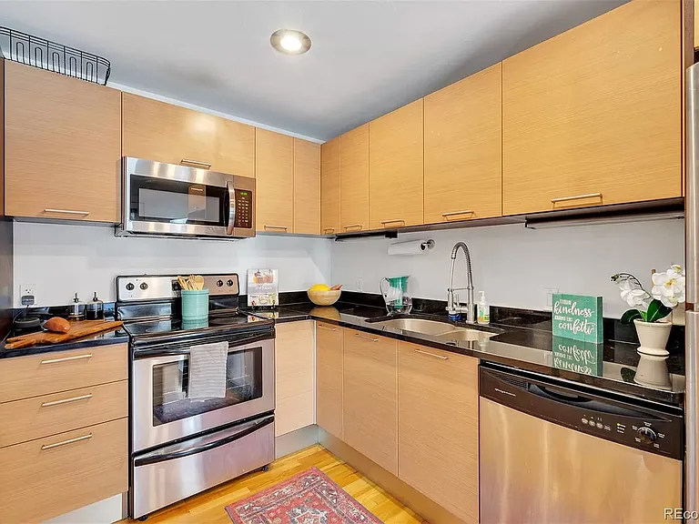 2837 Vallejo St #107 — Photo 4