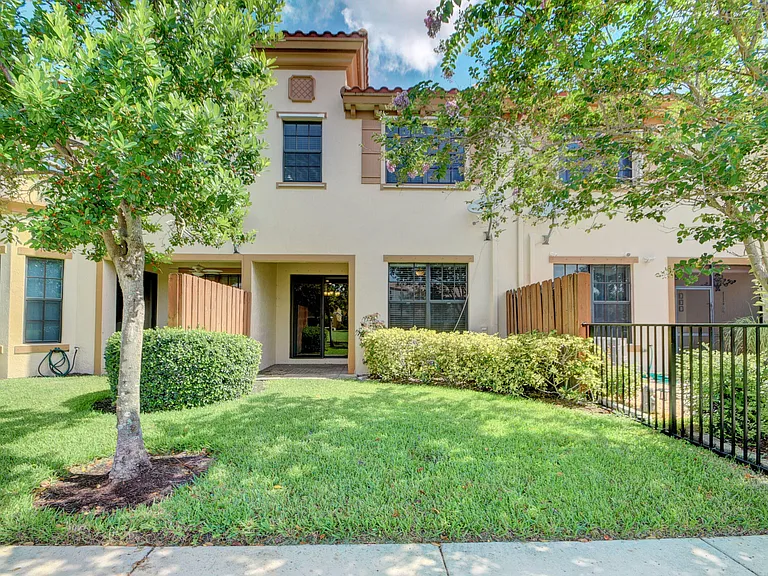 10385 Wellington Parc Dr — Photo 38