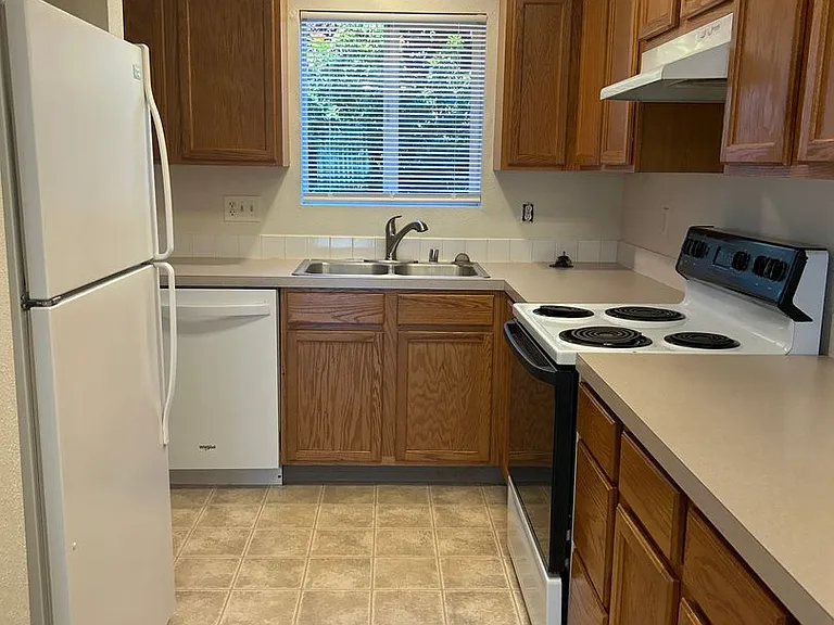 129 Villa Rd — Photo 5