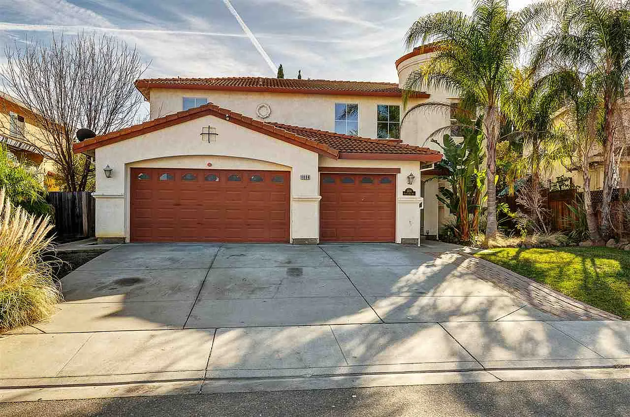 1808 Crown Peak Way photo 1