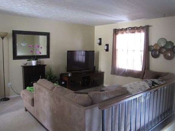 3rd image of 5728 Linden Dr