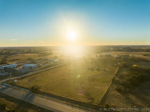 13 W Glencoe Rd, Stillwater, OK 74075