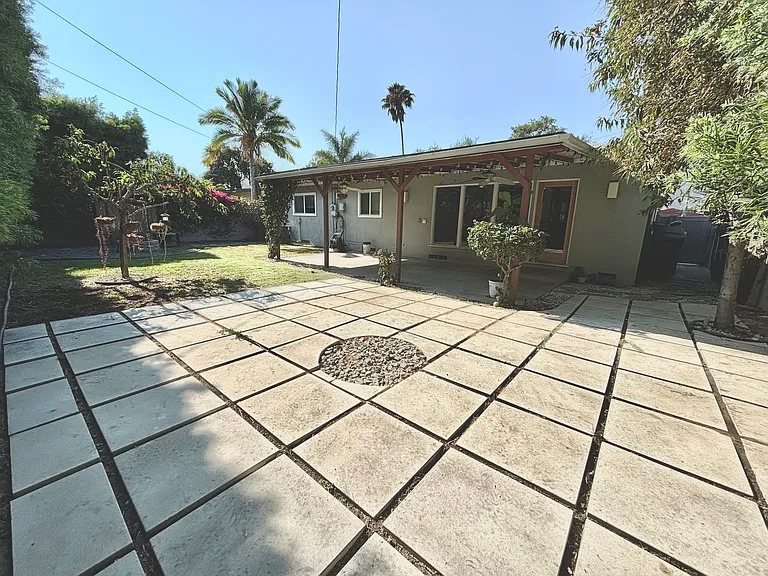 5930 E Walton St — Photo 12