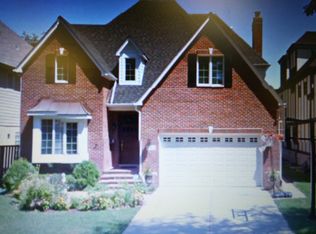 741 S Waiola Ave, La Grange, IL 60525
