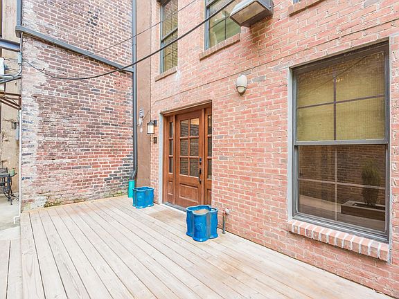 4th image of 109 S Gay St #1