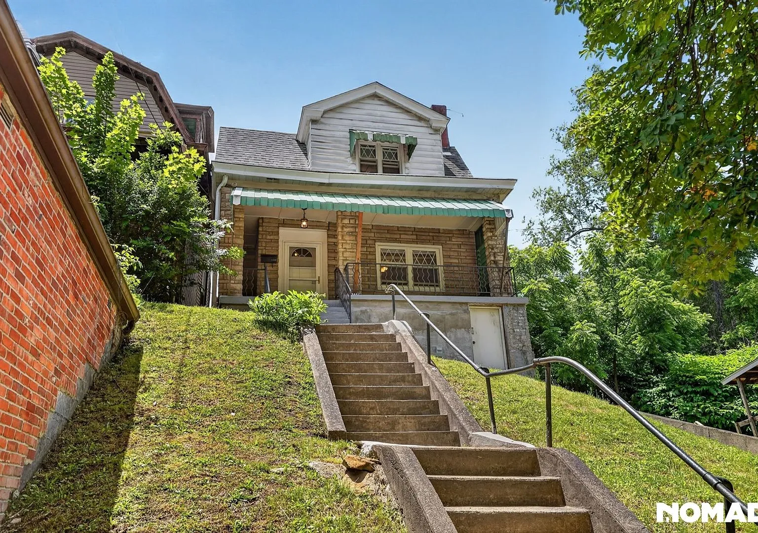 Charming 3BR House in Pittsburgh — Photo 2