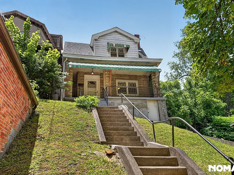 1117 Chartiers Ave — Photo 2