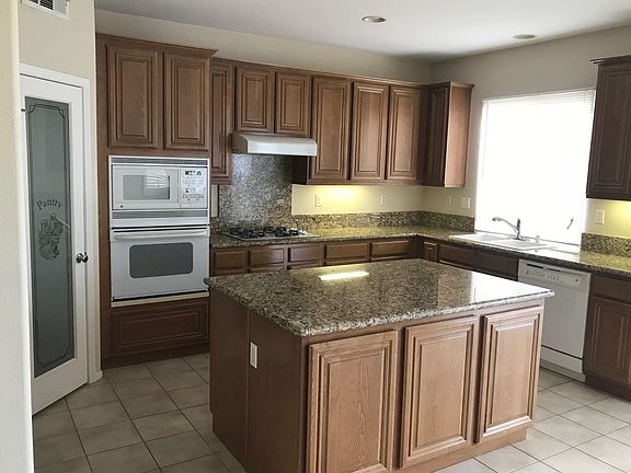 3rd image of 27901 Alta Vista Ave