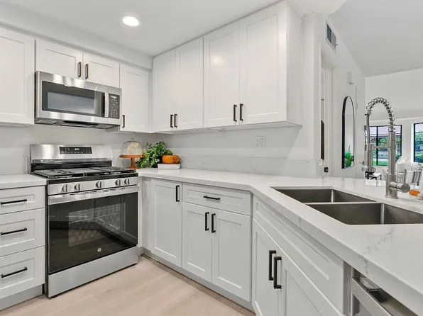 1630 Dimas Ct, Azusa, CA 91702