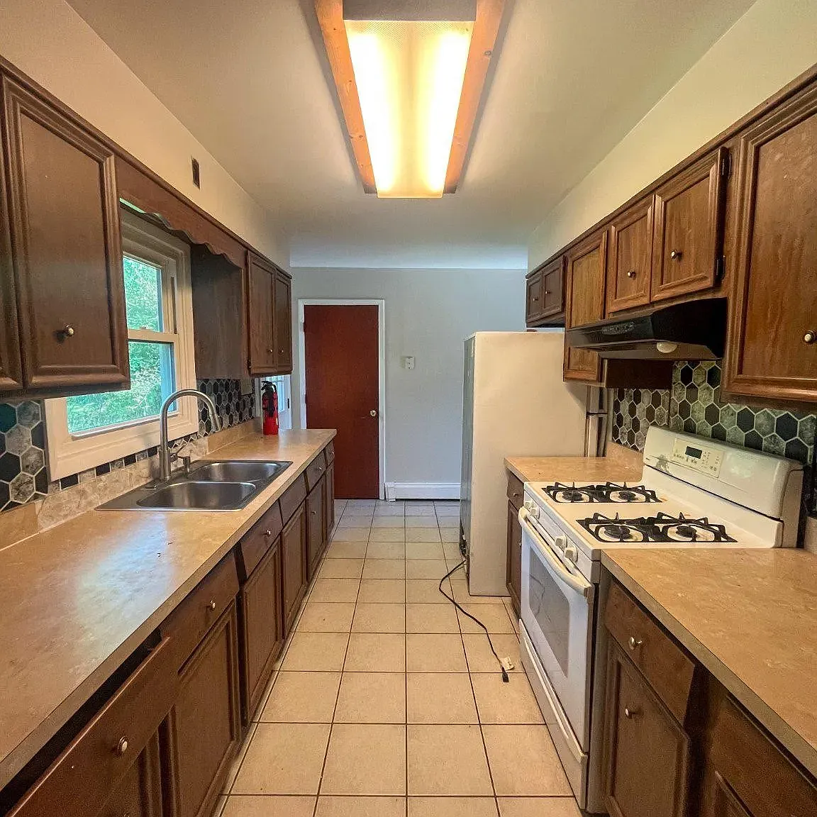 3 bed, 1450 sqft, $2,900 — Photo 2