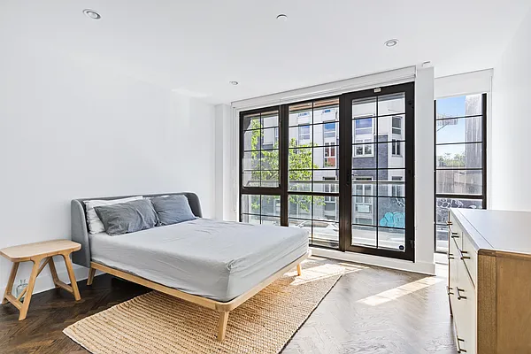 Sold by Compass | media 18