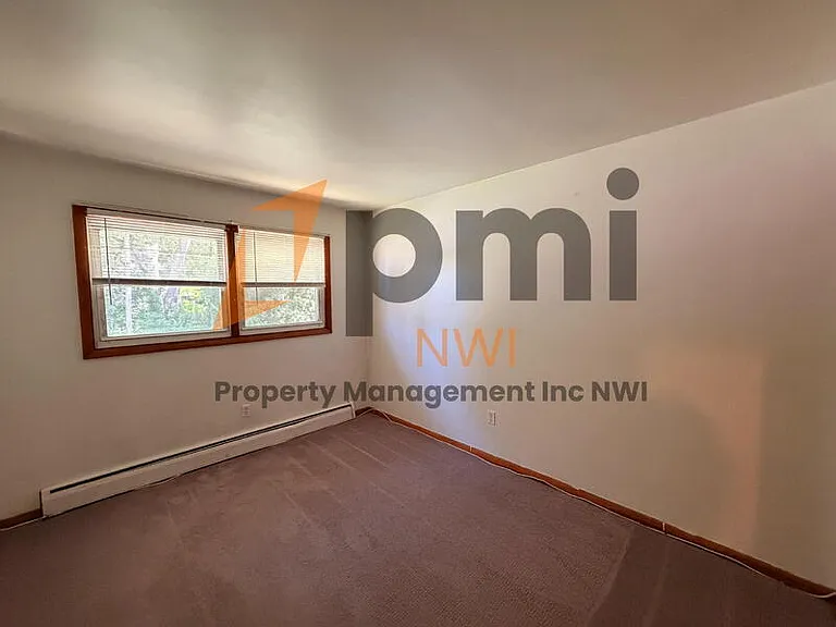 2591 Parkview St #1 — Photo 8