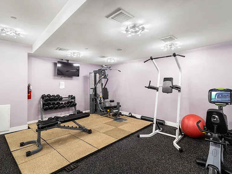 2727 Henry Hudson Pkwy W #507 — Photo 11
