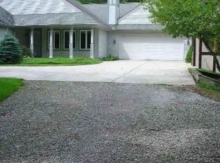 5360 Irish Rd, Grand Blanc, MI 48439