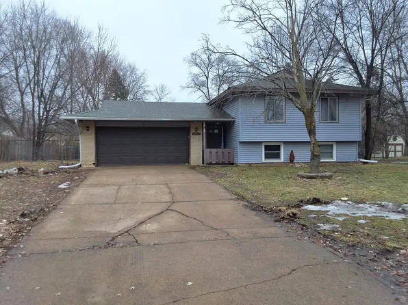 10857 Crooked Lake Blvd NW, Coon Rapids, MN 55433