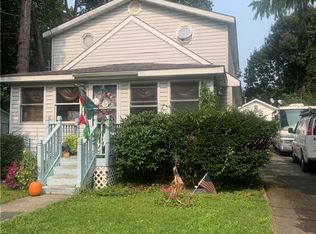 16 Walnut St, Greenwood Lake, NY 10925