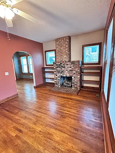 923 E Hillcrest Dr #2 Photo 1