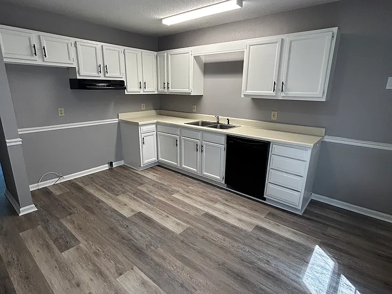 2864 Mountcrest Cir NW — Photo 11
