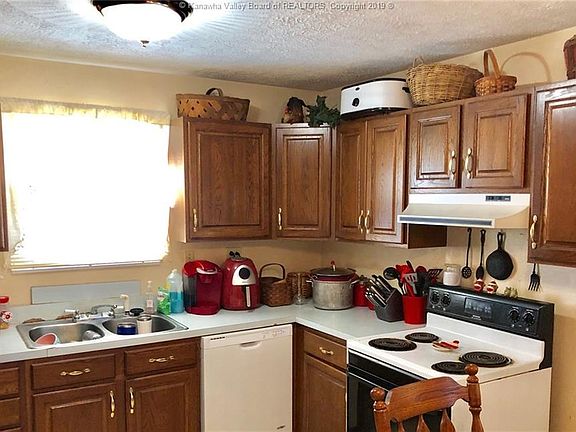 3rd image of 5208 Avery Cir