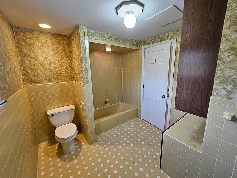 31 Hazen St #2 — Photo 7