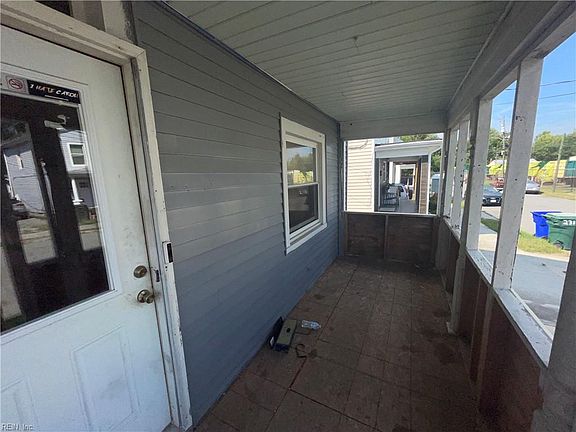 4th image of 229 Chestnut St