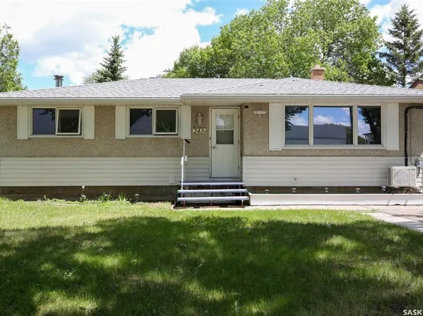 243 Smith St N, Regina, SK S4R 3B5