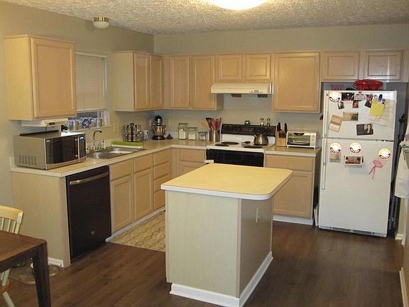 2nd image of 6089 Woodsboro Dr