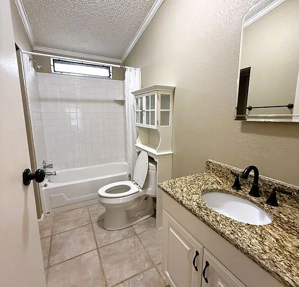 212 Thornton Ln — Photo 16